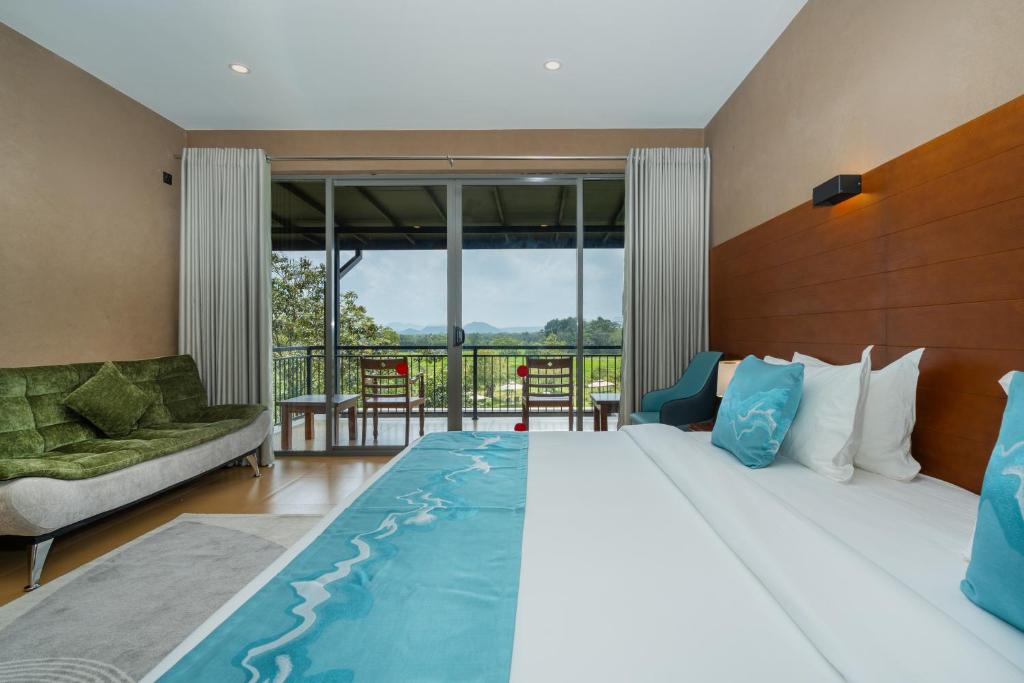 Bedroom pool view