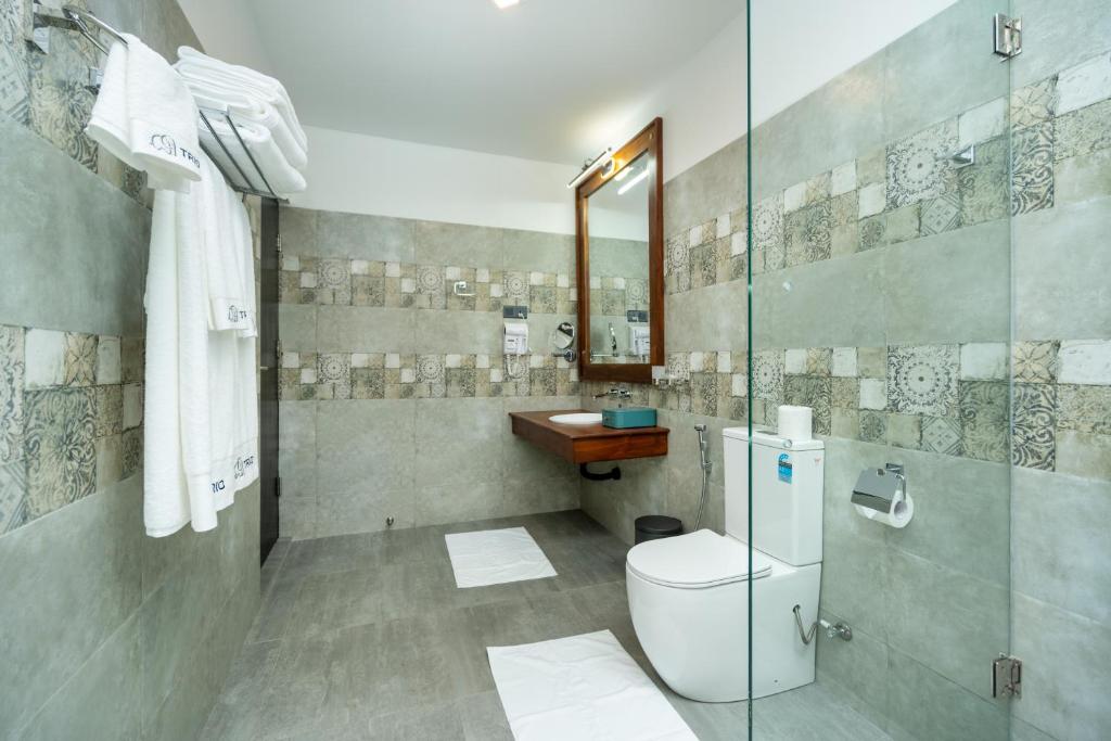 Family Suite - Bathroom